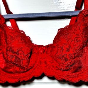 New Deadstock Super Pretty & Supportive Vintage Red Lace Underwire Bra  32D